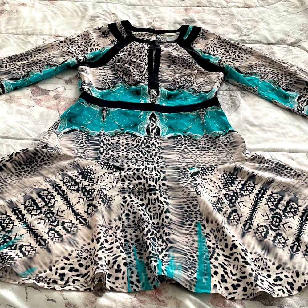 Twelfth Street by Cynthia Vincent 100% silk green animal print mini dress size 4